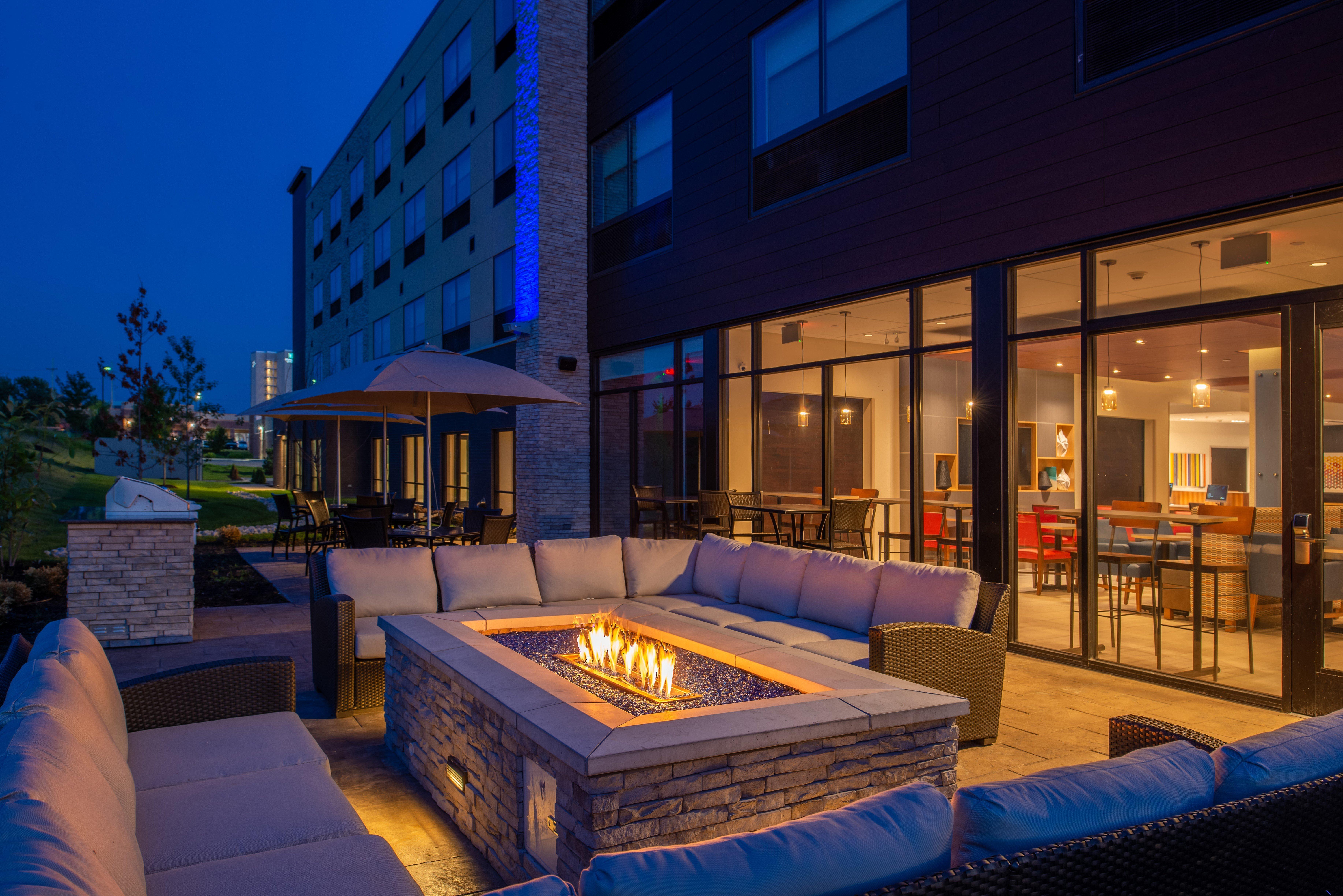 Holiday Inn Express & Suites - Olathe West By Ihg Eksteriør billede