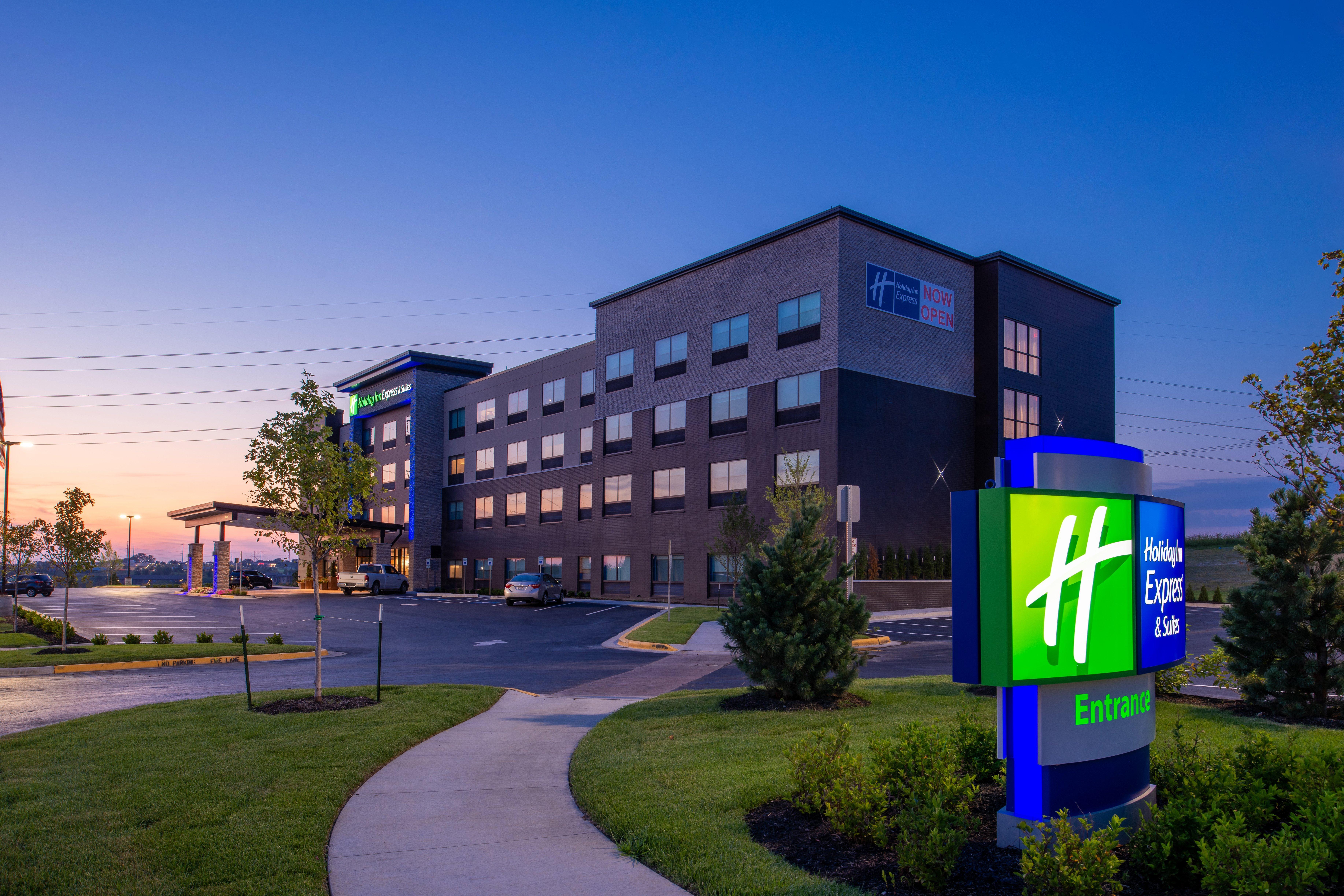 Holiday Inn Express & Suites - Olathe West By Ihg Eksteriør billede